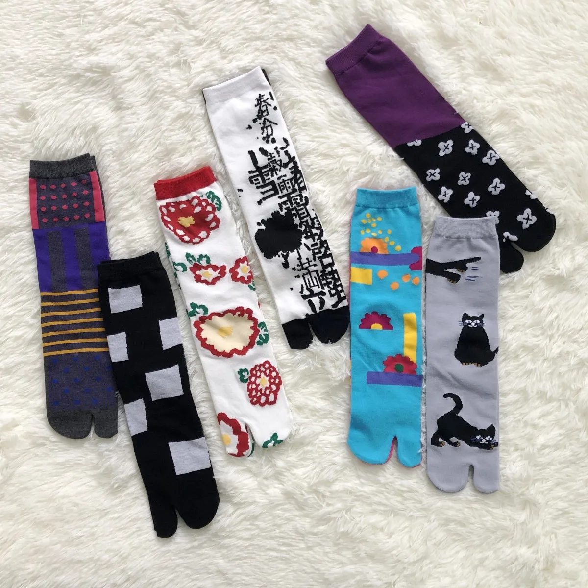 Toe Sock Split - Kaus kaki dua jari imut sastra